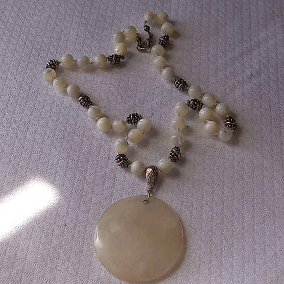 Handmade Moonstone,Shell Pendant and silver beads Necklace - Picture 3 of 6